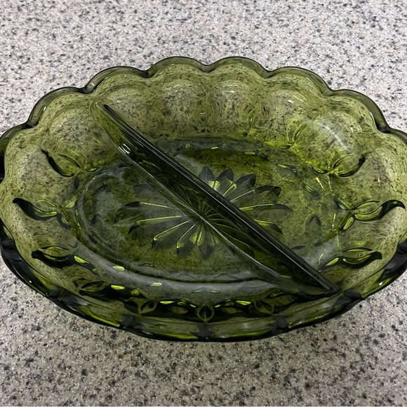 Anchor Hocking Fairfield Green Glass Divided Dish - Picture 3 of 9